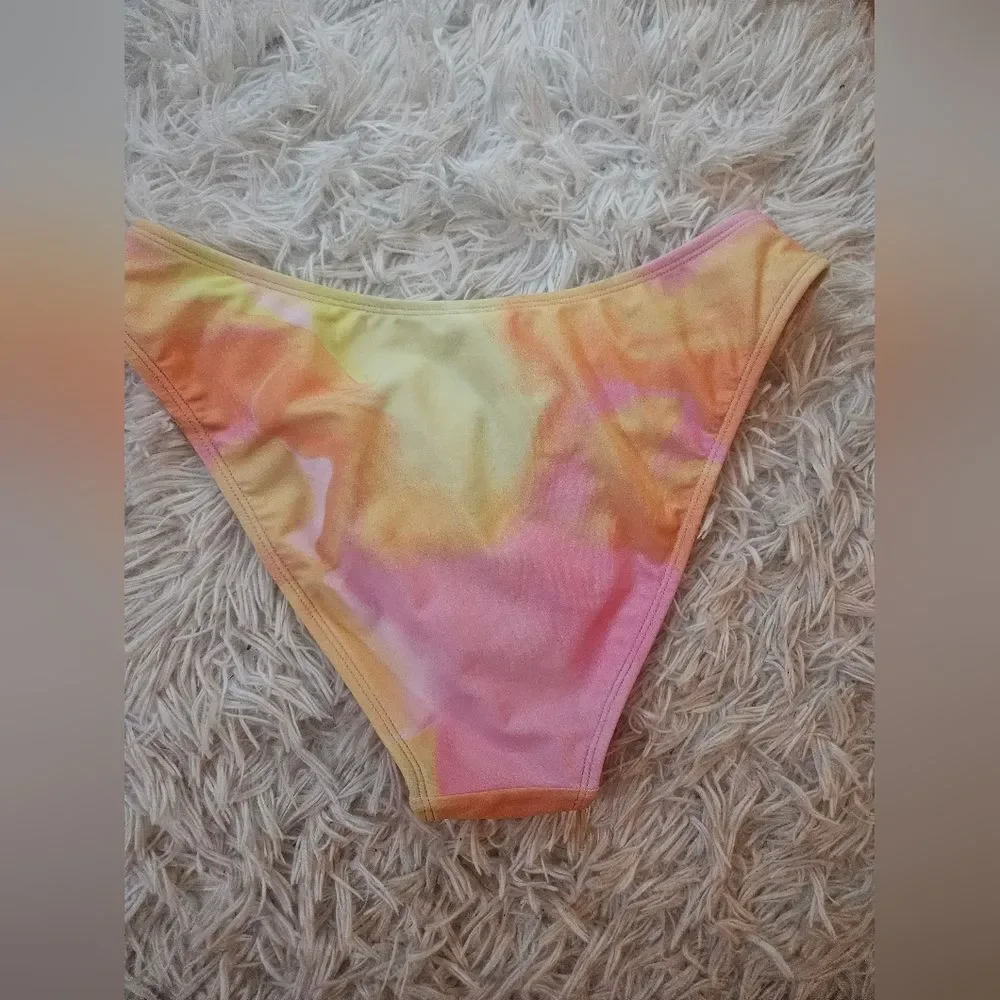 Bikini Bottom medium - Picture 2 of 3